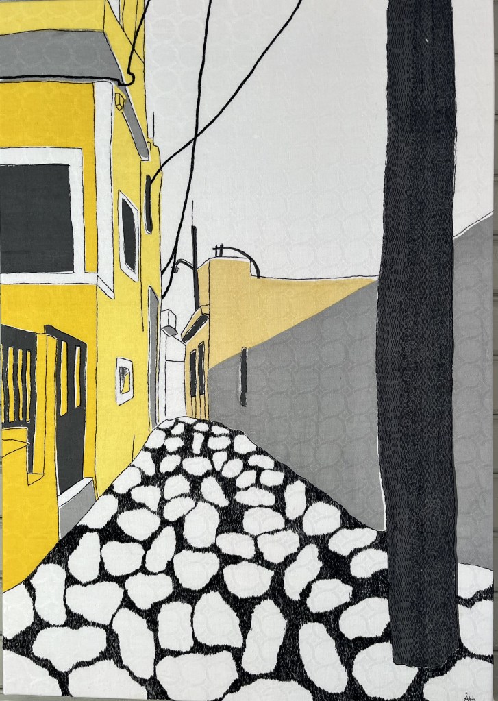 Menetes III
Screentryck med pappersschabloner och broder på gammal linneduk, 100x70 cm.
Såld till VG-regionen