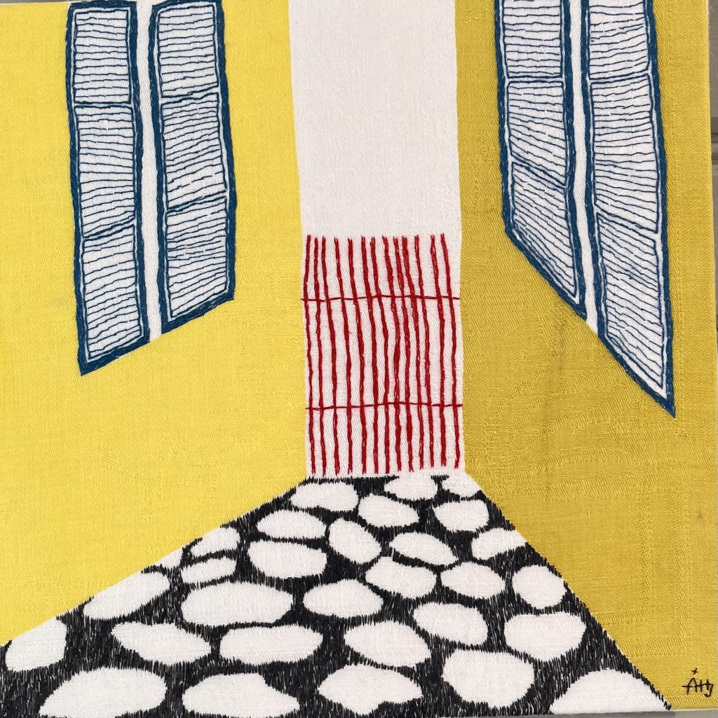 Gränden
Screentryck med pappersschabloner och broder på gammal linneduk, 30x30 cm.